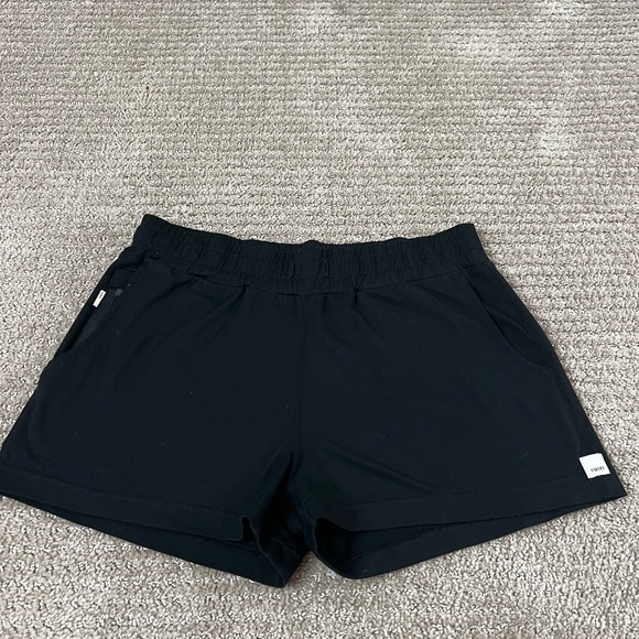 Vuori Pants - Vuori Halo Black Women's Athletic Shorts